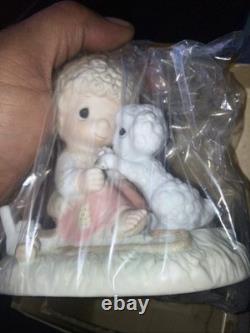 Lot Of 15 Vintage Jonathan & David Antique Precious Moments Figurines