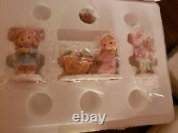 New Hawthorne village Precious Moments Christmas figurine huge lot