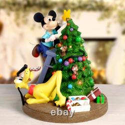 New PRECIOUS MOMENTS DISNEY Figurine MICKEY PLUTO CHIP DALE Christmas Tree LED