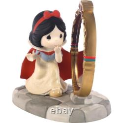 New PRECIOUS MOMENTS DISNEY Porcelain Figurine SNOW WHITE Mirror Peek Beauty