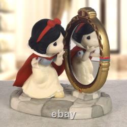 New PRECIOUS MOMENTS DISNEY Porcelain Figurine SNOW WHITE Mirror Peek Beauty