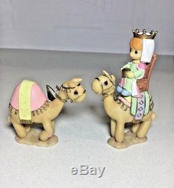 New Very Rare Precious Moments The Holy Family and Nativity Figurine Set compl