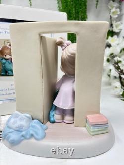 P26 PRECIOUS MOMENTS Celebrating The Gift Of Life Now And Forever1547/5030