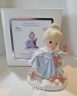 PRECIOUS MOMENTS DISNEY Figurine CINDERELLA 131040 You Bring a Song to My Heart