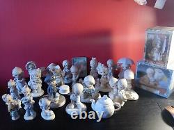 PRECIOUS MOMENTS LOT OF 26 PIECES All older