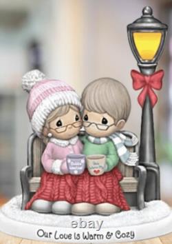 PRECIOUS MOMENTS Lighted Lamp Post Warm & Cozy Figurine RETIRED Thomas Kinkade