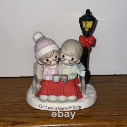 PRECIOUS MOMENTS Lighted Lamp Post Warm & Cozy Figurine RETIRED Thomas Kinkade