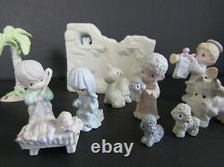 PRECIOUS MOMENTS NATIVITY SET! 9 pieces nativity & 6 accessory pieces