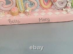 PRECIOUS MOMENTS VERY RARE! ALPHABET LETTERS SISTER Betty Mary Enesco BANNER