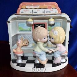 PRECIOUS MOMENTS YOU MAKE MY HEART FLOAT Sam's Diner HUGE Limited 306 of 3000