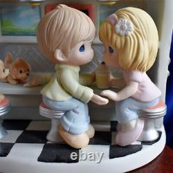PRECIOUS MOMENTS YOU MAKE MY HEART FLOAT Sam's Diner HUGE Limited 306 of 3000