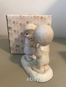 Precious Moment Figurine E0504 Christmastime Is For Sharing Retired 1990