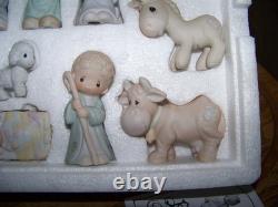 Precious Moment Mini Nativity withRARE TURBAN SHEPHERD BOY FIGURE #E-2395 Vtg 1982