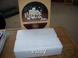 Precious Moment Mini Nativity withRARE TURBAN SHEPHERD BOY FIGURE #E-2395 Vtg 1982