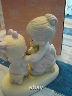 Precious Moments 111752 Everybody's Grandmother 2002 Chapel Exclusive RARE