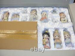Precious Moments 13 Piece Deluxe Set Nativity Includes Stable 2008 L-1