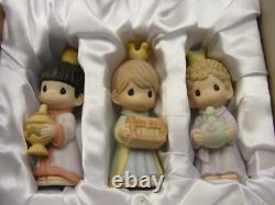 Precious Moments 13 Piece Deluxe Set Nativity Includes Stable 2008 L-1