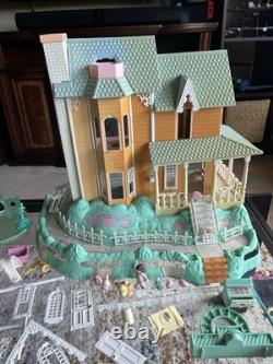 Precious Moments 1980s Vintage Toy Mansion House