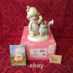Precious Moments 2001 191353 Warn Hands, Warm Hearts, Warm Wishes New In Box