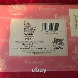 Precious Moments 2001 191353 Warn Hands, Warm Hearts, Warm Wishes New In Box