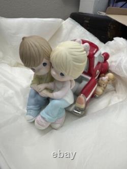 Precious Moments 2010 Figurines limited edition I Cherish Our Moments Together