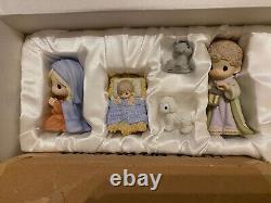 Precious Moments 30th Anniversary Deluxe Collectors Edition Nativity 13 Pieces