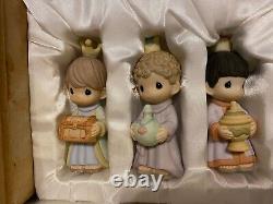 Precious Moments 30th Anniversary Deluxe Collectors Edition Nativity 13 Pieces