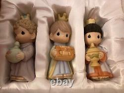 Precious Moments 30th Anniversary Deluxe Collectors Edition Nativity 13 Pieces