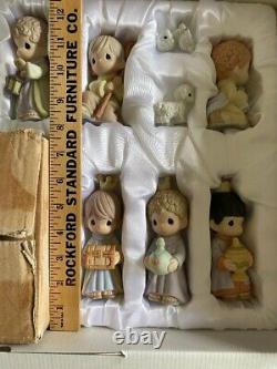 Precious Moments 30th Anniversary Deluxe Collectors Edition Nativity 13 Pieces