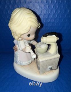 Precious Moments 4004740 Mixing Up A Brighter Tomorrow 2005 No Box
