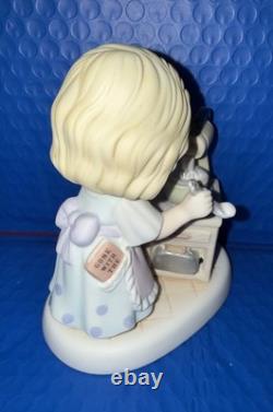 Precious Moments 4004740 Mixing Up A Brighter Tomorrow 2005 No Box