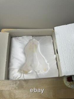 Precious Moments 930007 You Make My World A Wonderland With Box