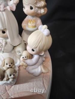 Precious Moments A Portrait Of Loving, Sharing And Caring Figurine In Box 108543