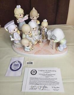 Precious Moments A Portrait of Loving, Sharing, And Caring 2003 Figurine