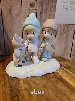 Precious Moments A Winter Walk Is Warmer With You Love Figurine 231038 New