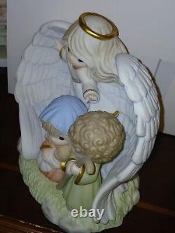 Precious Moments Behold The Newborn King Limited Edition Figurine 211039