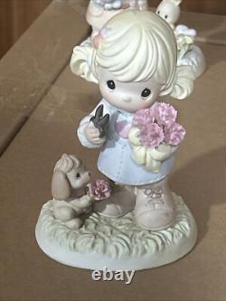Precious Moments Calendar Girls Edition 2001 (10 Of 12 Figurines)