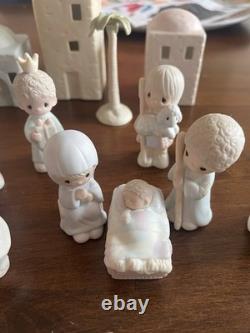 Precious Moments Come Let Us Adore Him Nativity Set & Buildings E2387 E2395
