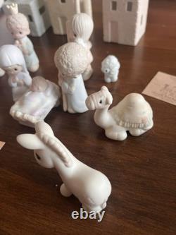 Precious Moments Come Let Us Adore Him Nativity Set & Buildings E2387 E2395