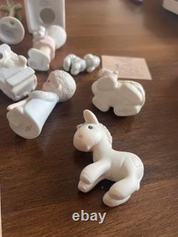 Precious Moments Come Let Us Adore Him Nativity Set & Buildings E2387 E2395