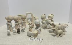 Precious Moments Come Let Us Adore Him Vintage Nativity 16pcSet Jonathan & David