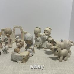 Precious Moments Come Let Us Adore Him Vintage Nativity 16pcSet Jonathan & David