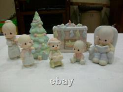 Precious Moments Complete Christmas Scene. 1985. 7 figurines, musical tree. Rare