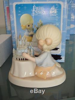 Precious Moments Disney A WORLD OF MY OWN LE 690003D Signed by Sam Butcher