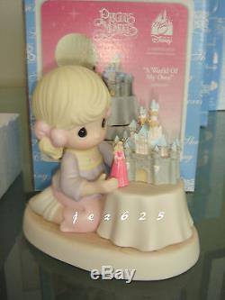 Precious Moments Disney A WORLD OF MY OWN LE 690004D Signed by Sam Butcher