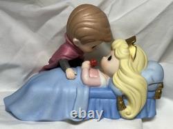 Precious Moments, Disney, Believe In The Power Of True Love Princess Aurora