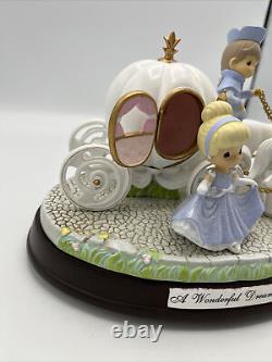 Precious Moments Disney Cinderella Carriage A Wonderful Dream Come True in Box