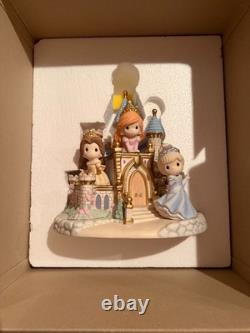 Precious Moments Disney Masterpiece Collection They Lived Happily Ever After'