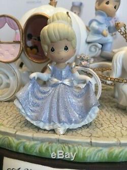 Precious Moments Disney Showcase Cinderella Carriage Musical with Original Box