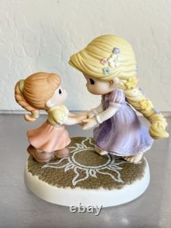 Precious Moments Disney We Go Hand-In-Hand Tangled Rapunzel 154012 Mint Cond